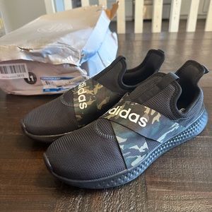 NWT adidas Running tennis shoes